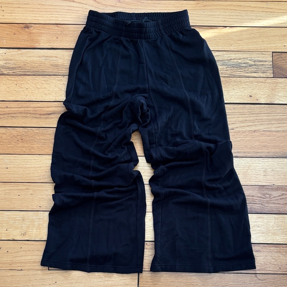 Women’s black sweatpants